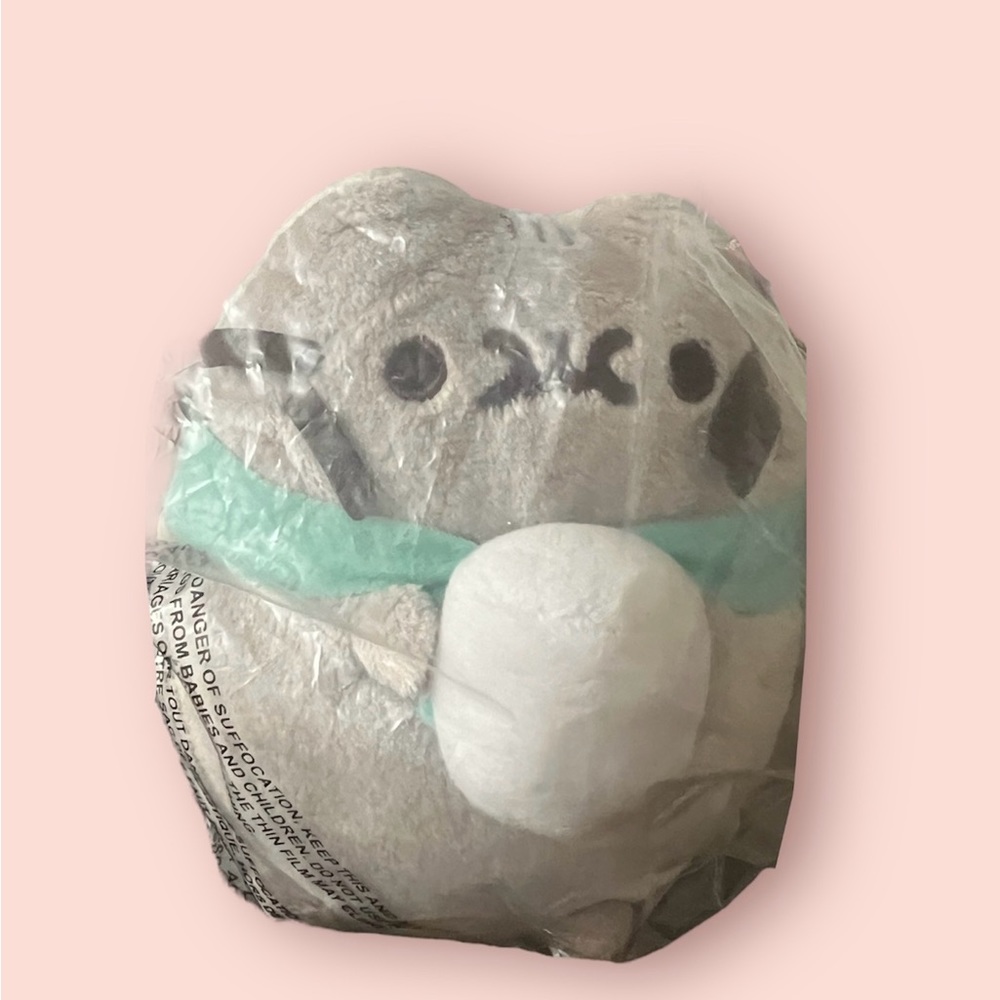 NWT Pusheen Plushie Holding Marshmallow